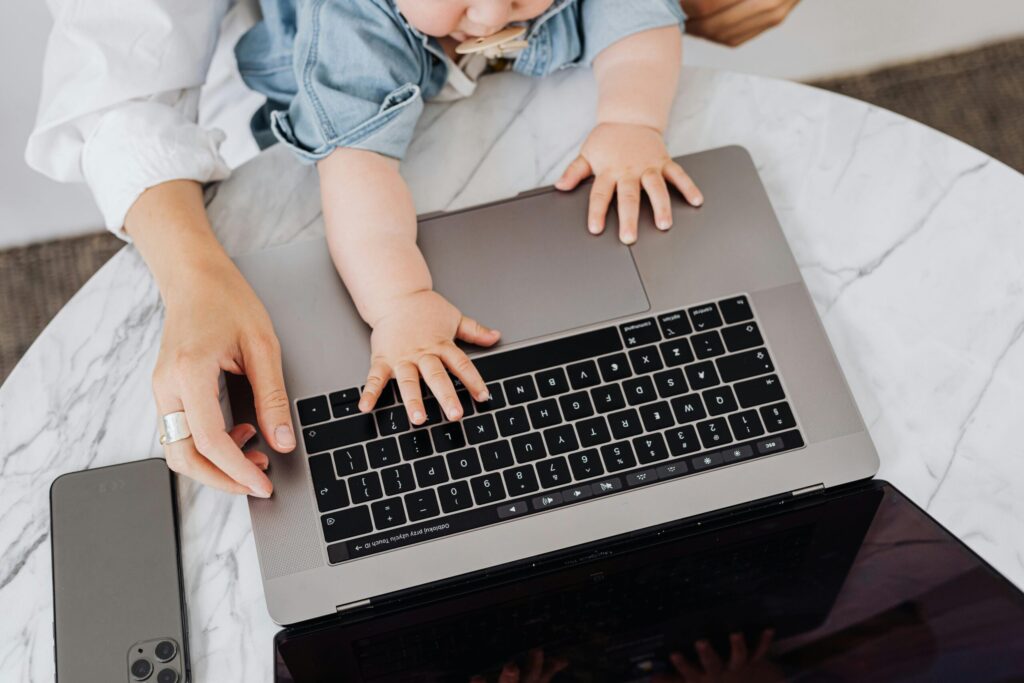 The-Best-Online-Business-Ideas-for-Stay-at-Home-Moms